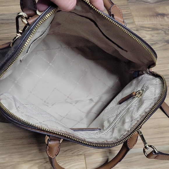 Michael Kors Cindy Dome Satchel - Picture 5 of 17